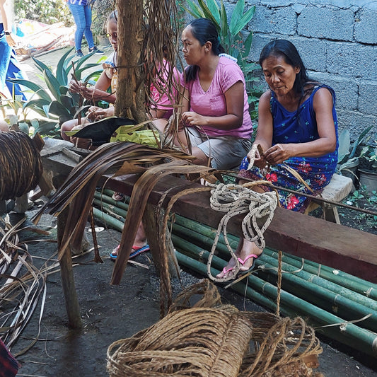 Visiting abaca weavers and spinners of Lubid Agta Tabangnon Indigenous People’s Cooperative